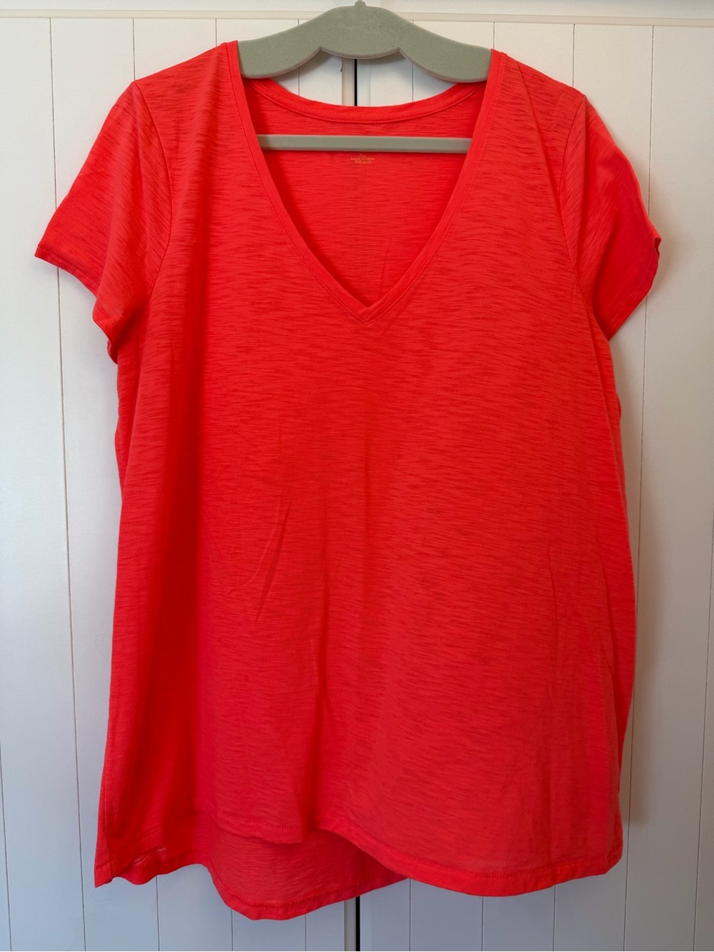 Lilly Pulitzer XL EUC Short Sleeve V-Neck Top - Coral Red